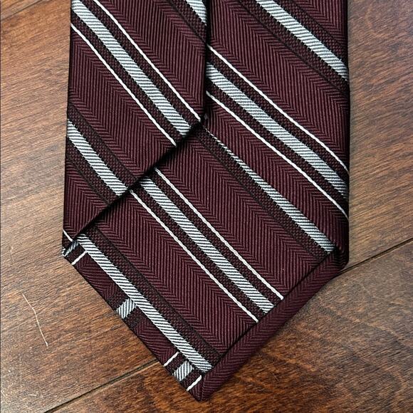 Jos. A. Bank 100% Silk Burgundy and Silver Striped Tie, New with Tags - Picture 6 of 11